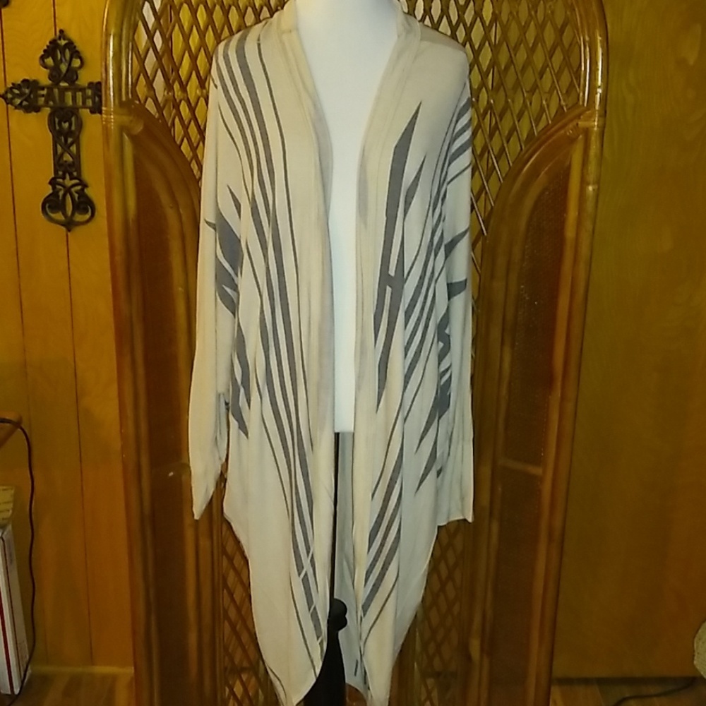 Kimono by Enti - lightweight/ flowy - Medium